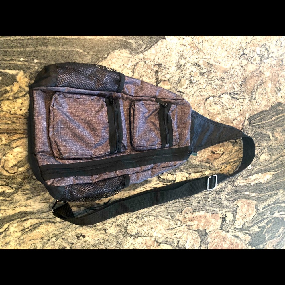 Thirtyone Signature Collection crossbody unisex bag